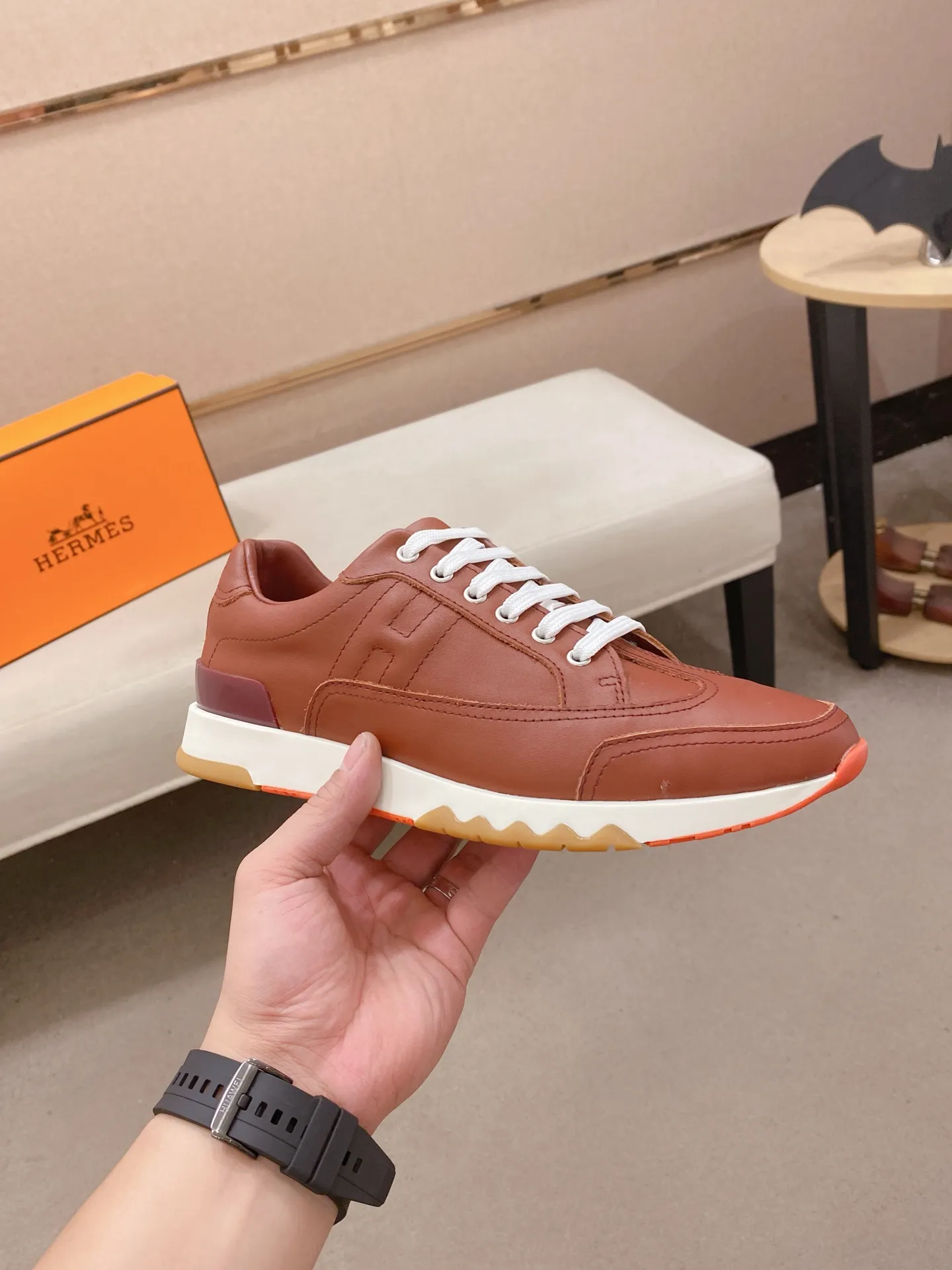 Ex-factory price: 500💰《HERMES》【Classic original single version】Hermès; top 🔝purchasing agent🔍🔍men's latest 🇺🇸sold simultaneously, original imported from Italy ▲▲first-layer cowhide ▲▲ (high-end, nobility and class) ) Exquisite workmanship (Italian 🇮🇹 imported water-dyed 🐂 cowhide lining) sole: original sole provided by the original factory, ⚠️exclusive double-layer activity·TPR·rubber·combined molded outsole; super comfortable·wear-resistant·non-slip·environmental protection The real thing is more beautiful when photographed in kind (high quality, following orders), you can come in and out at will * Number of yards: 38·39·40·41·42·43·44# (can be customized 45.)